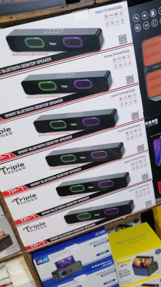 WIRELESS BLUETOOTH SPEAKERS