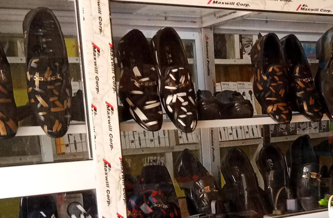 SHOES
